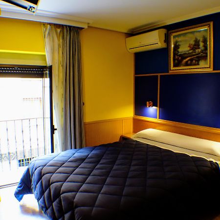 Trípolis Toledo Hotel Exterior foto